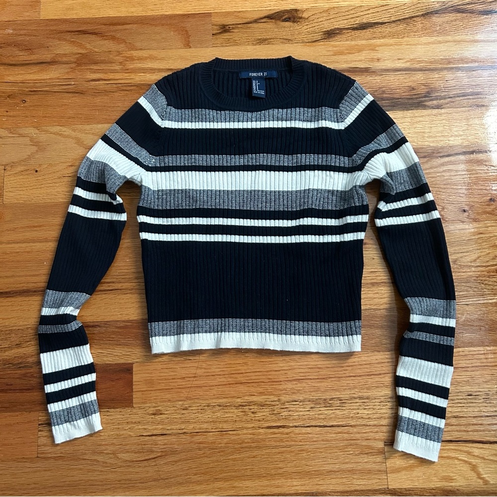 Forever 21 Blue and White Striped Cropped Sweater Y2K